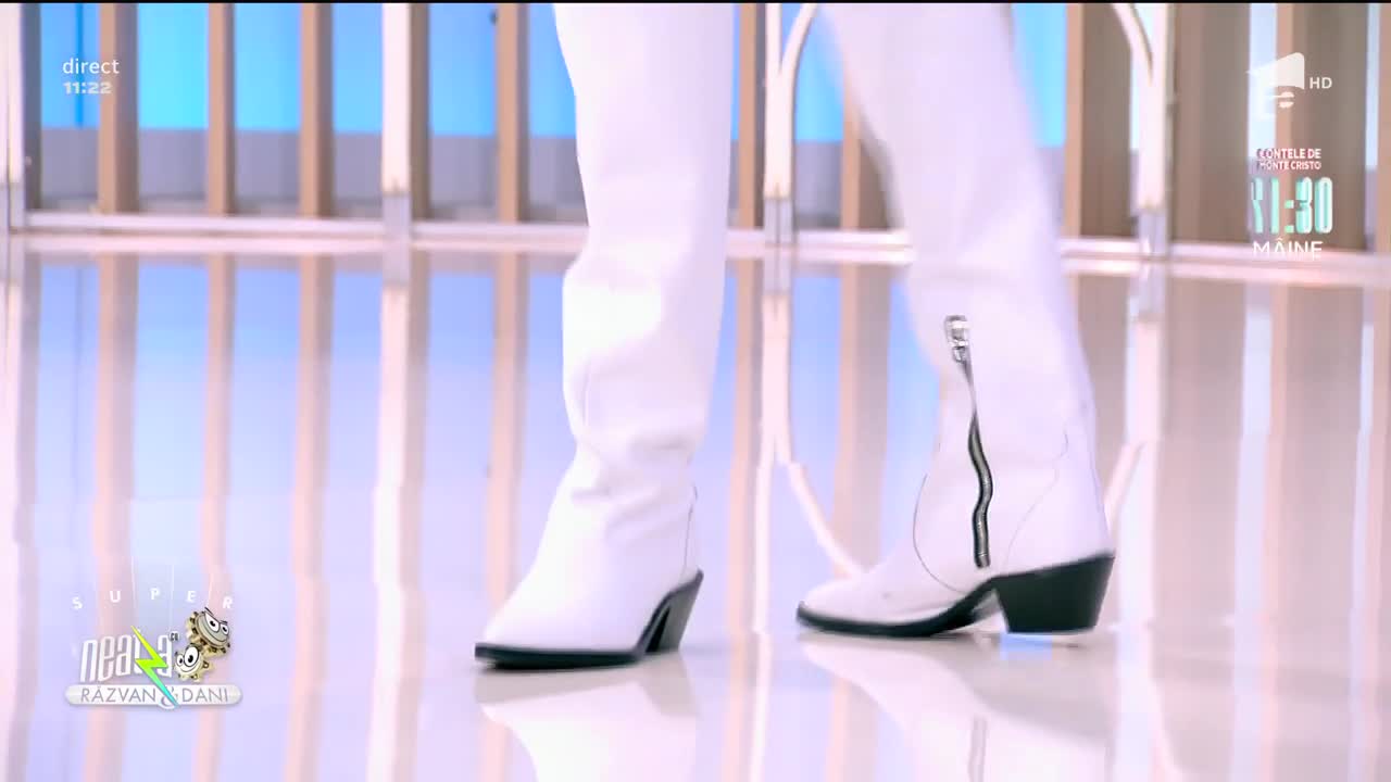Stil de Succes by Ellida Toma. Colecția vestimentară a designerului Laura Olaru