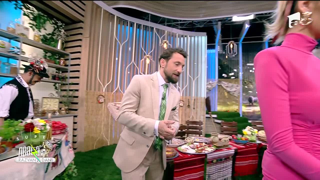 Neatza cu Răzvan și Dani te deșteaptă... de ziua ta! La mulți ani, Gabriela!