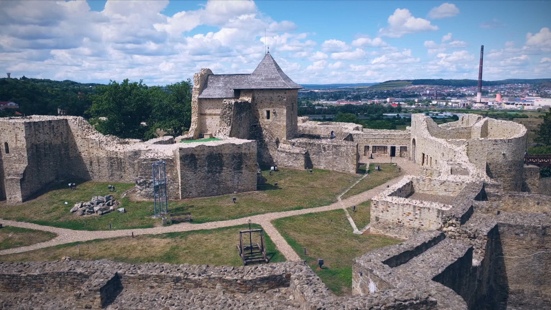 Cetatea de a Sucevei, o incursiune în atmosfera secolului 14. Cât biletul de | Observatornews.ro