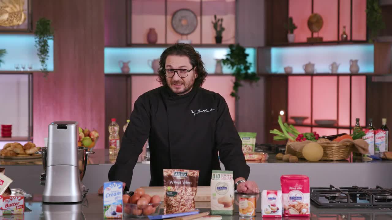 Chef-ul rețetelor: Florin Dumitrescu prepară ”Tort cu nucă și ciocolată”