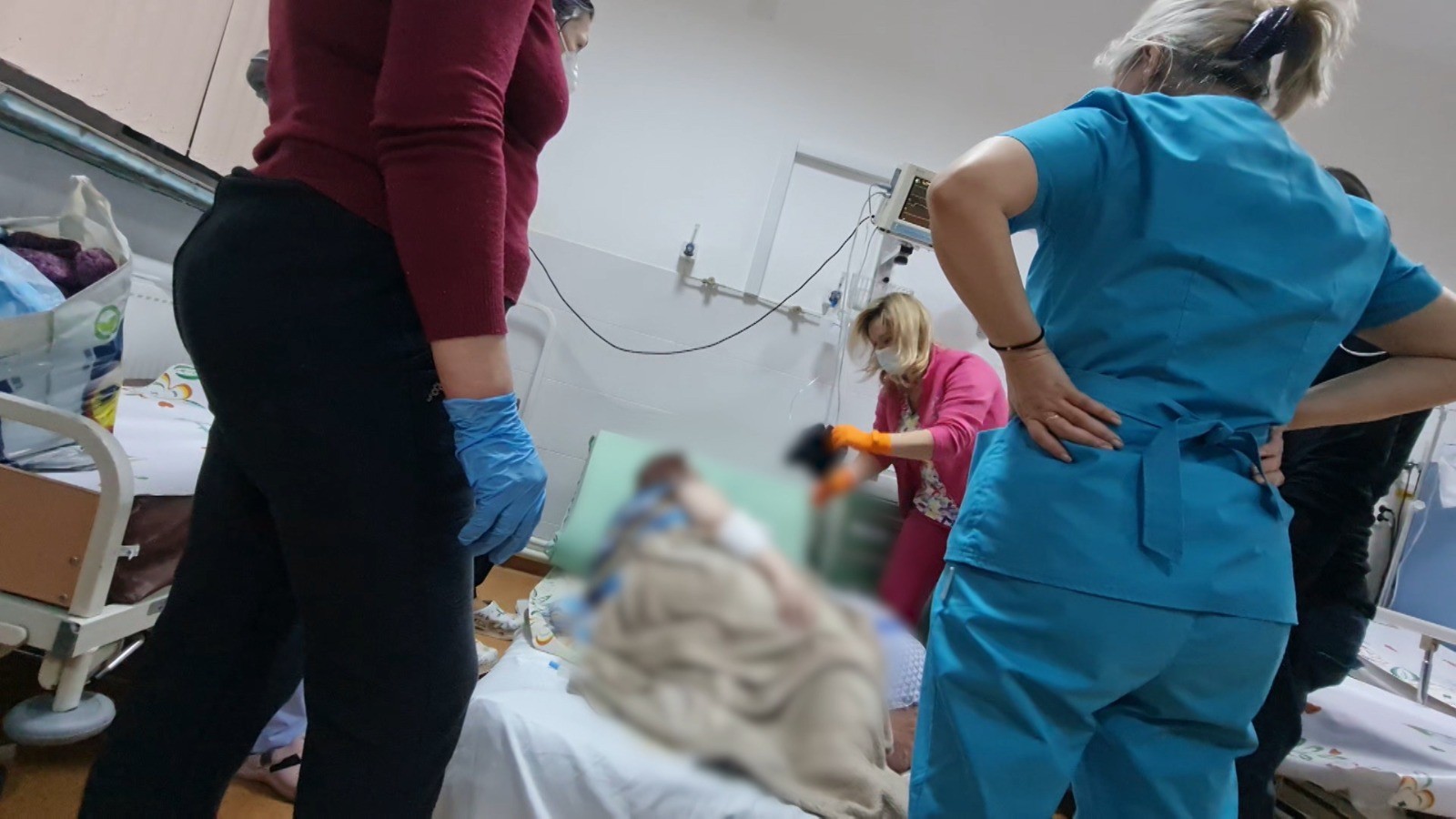 “Nu o primeşte nimeni! Nici Arafat!”. Femeie de 240 de kg din Botoșani, jignită și internată abia după 12 ore, în urma unei lovituri la genunchi