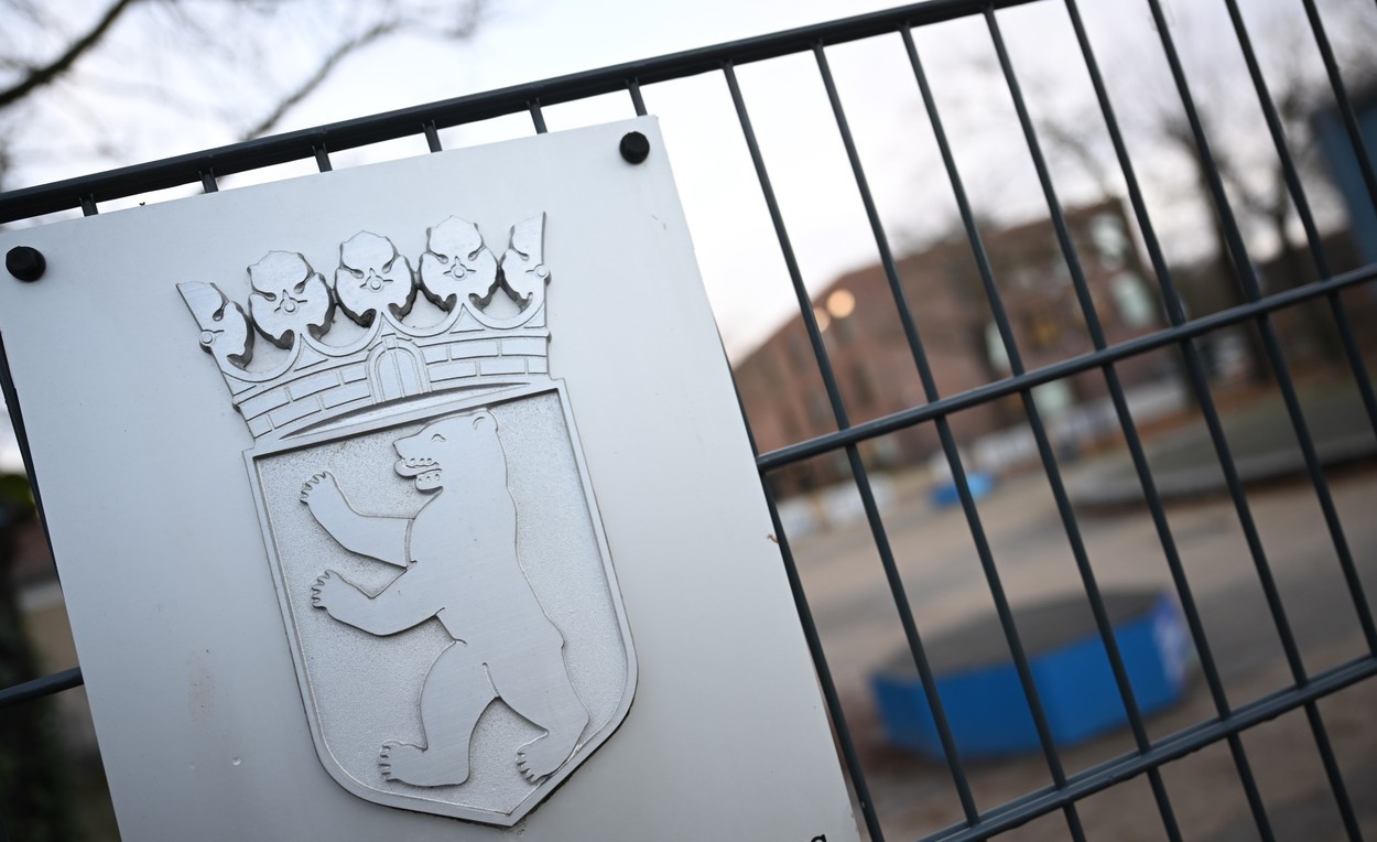 Încăierare pornită între elevi într-o şcoală din Berlin, 49 persoane ...