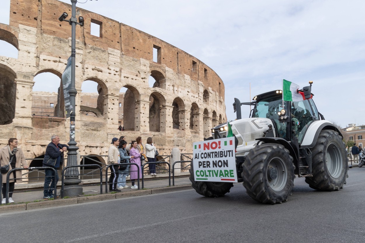 Protestele fermierilor italieni la Roma. Manifestanţii au intrat în ...