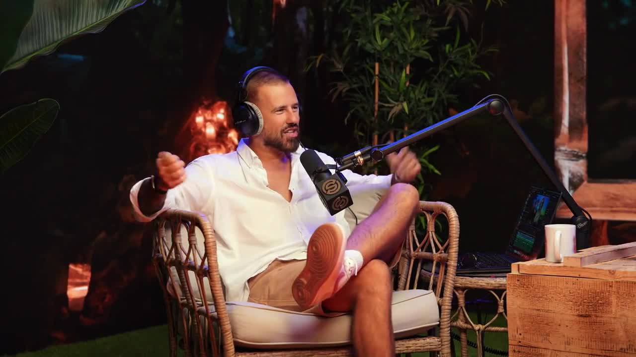 Ce cred Speak și Ristei despre tatuajul Ellei cu "T de la Thailanda"