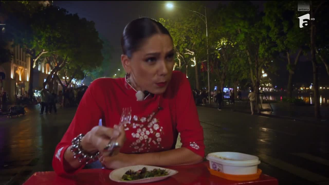 Jurnal de călătorie - Asia Express | Drumul Eroilor, ep. 16. Irina Fodor a gustat carne de şarpe