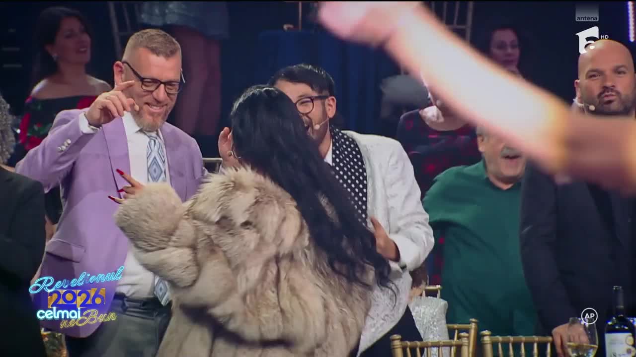 Revelionul cel mai neBUN 2026! Luis Gabriel c&acirc;ntă piesa Toate diamantele!