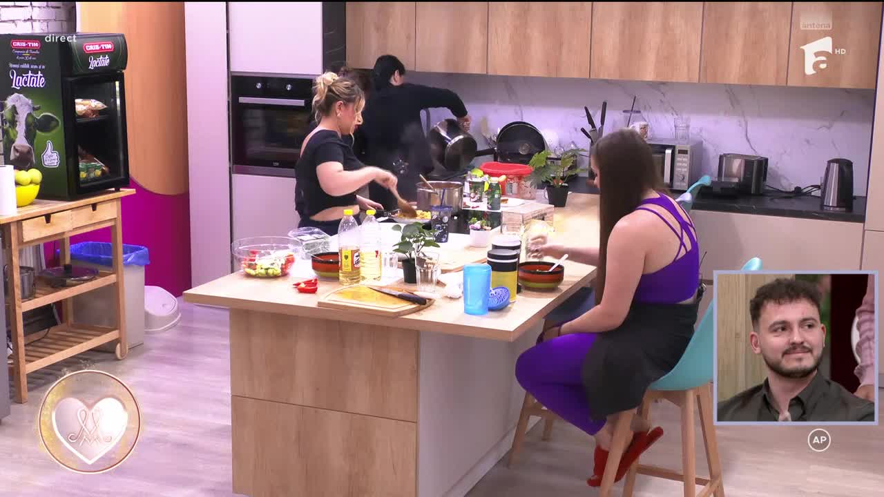 Mireasa, Sezonul 13. Război &icirc;n bucătărie! Claudia refuză să mai gătească, fetele o ironizează: &bdquo;Oricum nu găteai!&rdquo;