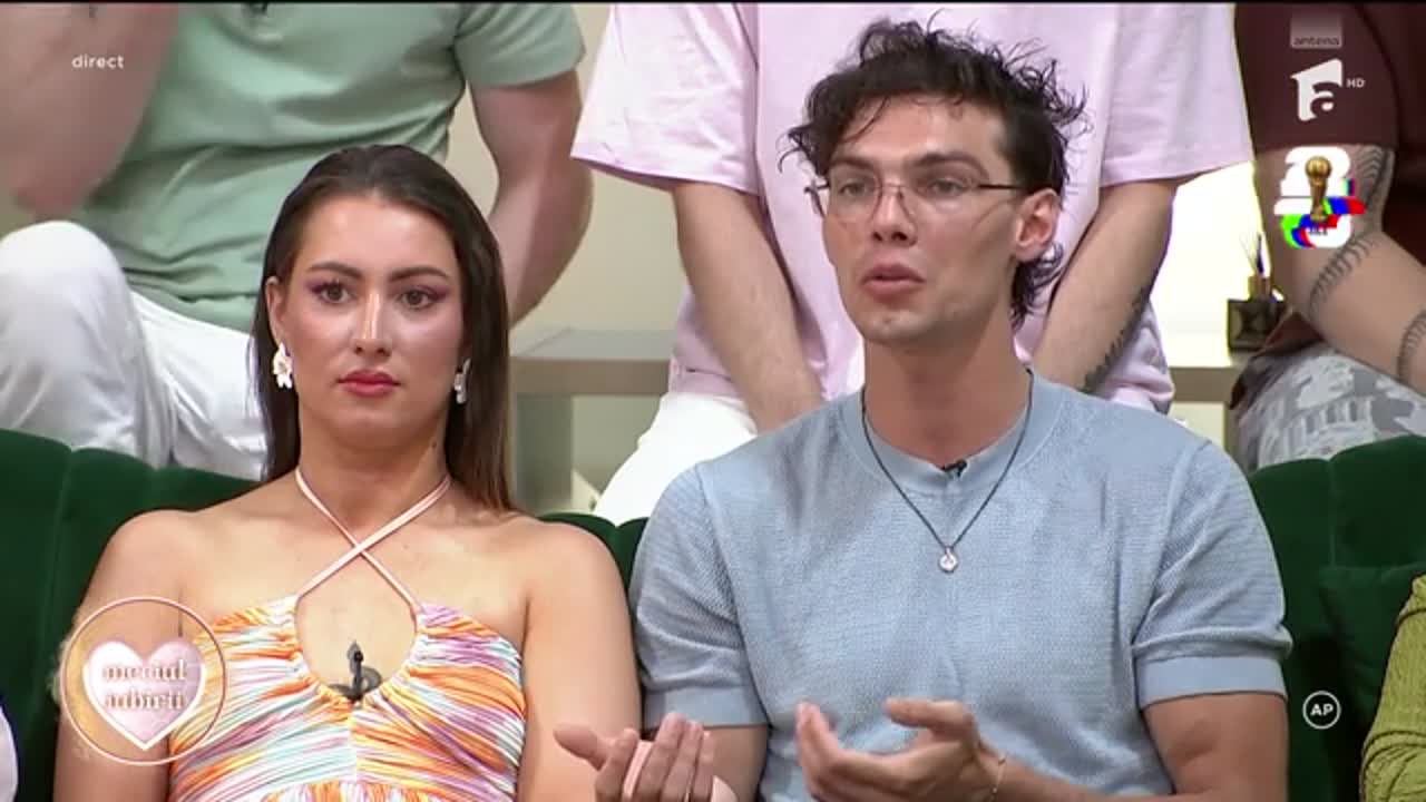 Mireasa, sezonul 13. Claudia, extrem de deranjată de faptul că Denis interacționează cu o altă fată: &rdquo;Perversitate!&rdquo;