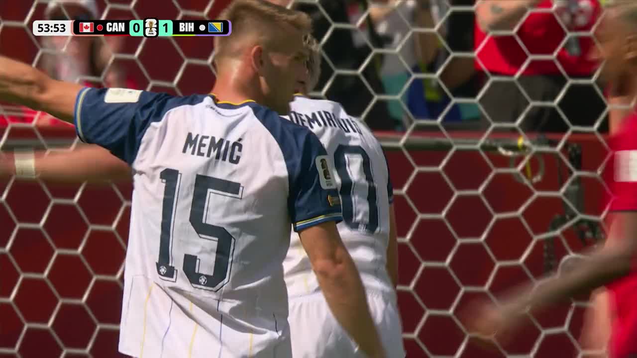Demirovic ratează singur cu portarul | Canada - Bosnia