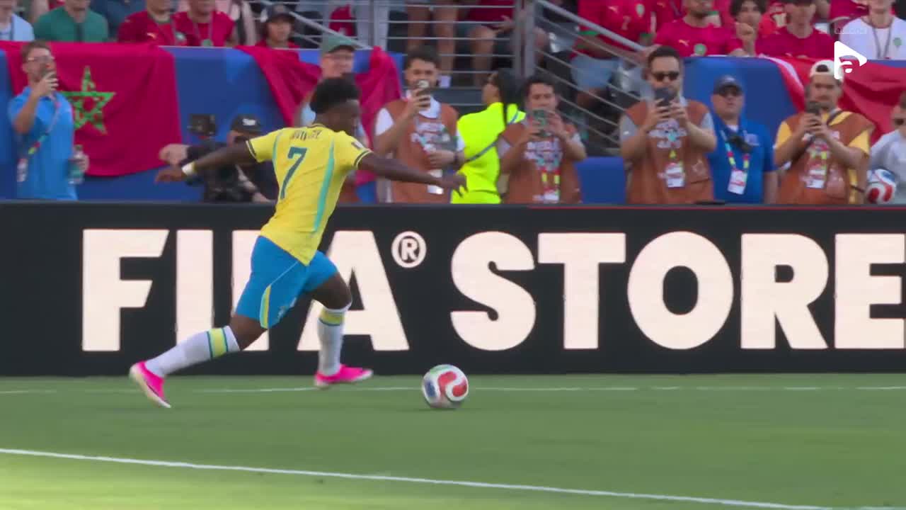 Vinicius înscrie cu un șut la colțul lung | Brazilia - Maroc