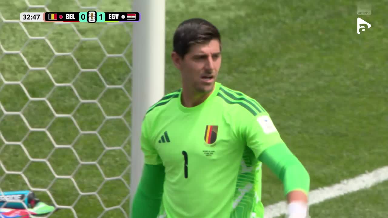Mostafa Ziko, șut de la distanță! Portarul Thibaut Courtois atinge mingea în ultimul moment | Belgia - Egipt