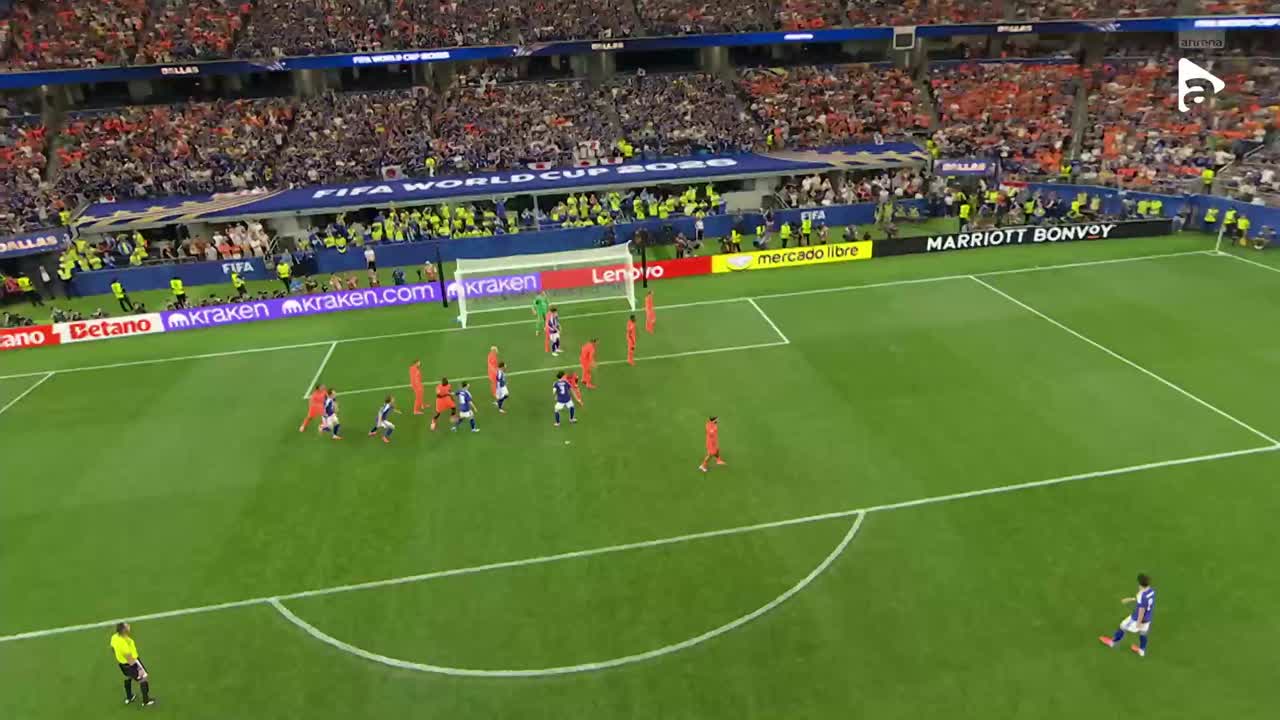 Kamada deviază decisiv balonul | Olanda - Japonia