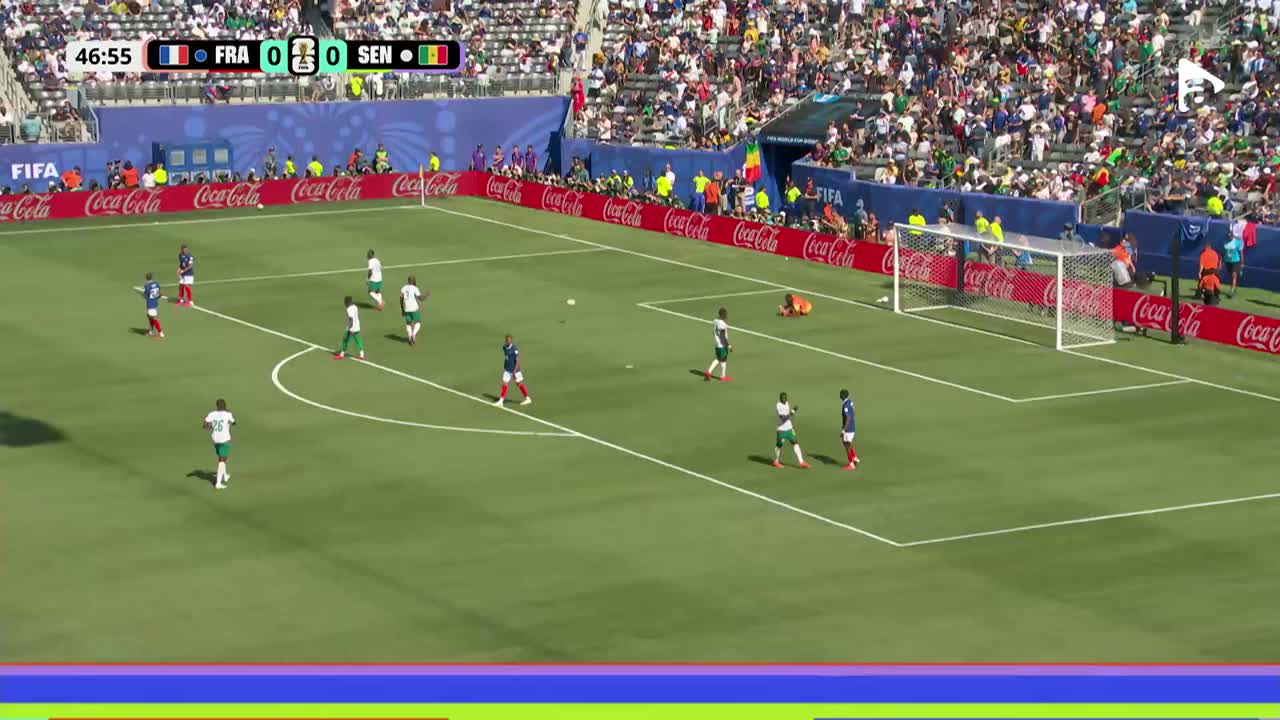 Desire Doue a şutat puţin pe lângă poartă | Franța - Senegal