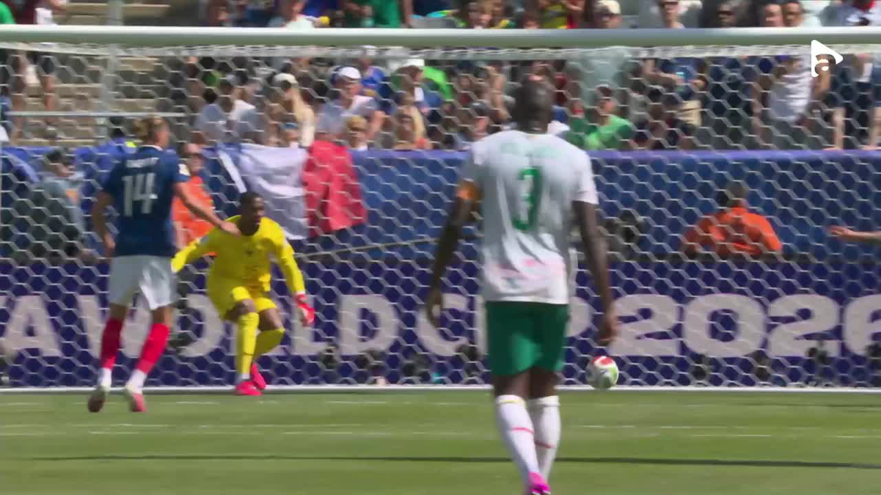 Ismaila Sarr a şutat peste poartă | Franța - Senegal