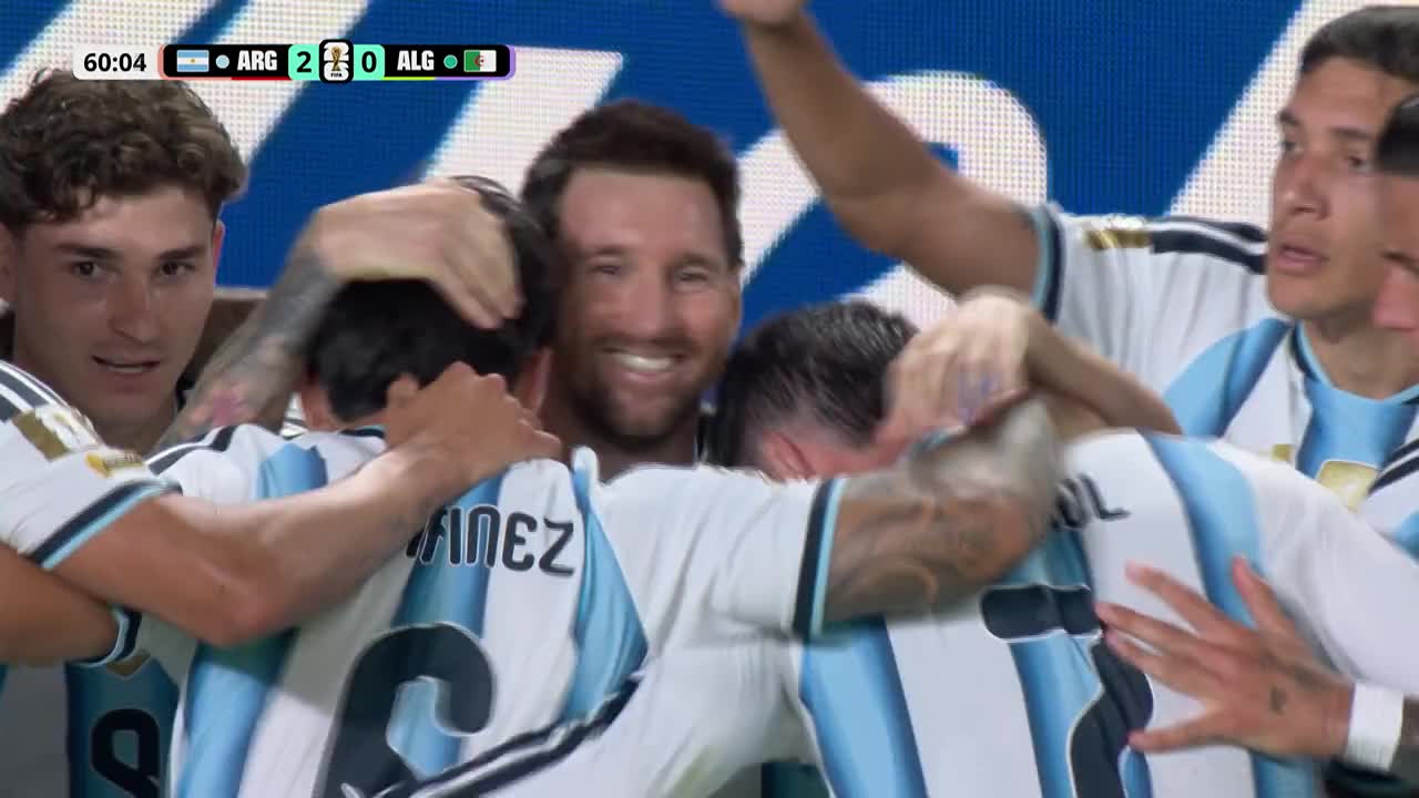 Portarul Luca Zidane respinge un șut puternic &icirc;n față, iar Lionel Messi marchează!