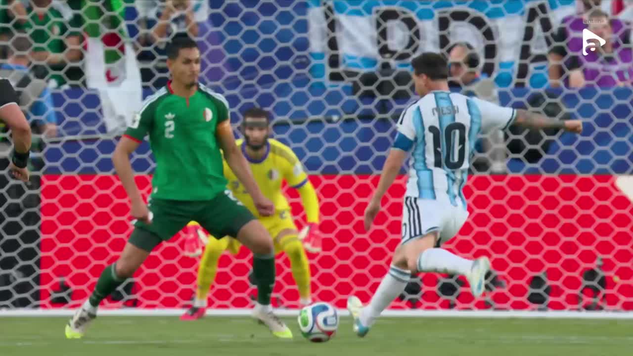 Lionel Messi marchează spectaculos de la distanță | Argentina - Algeria