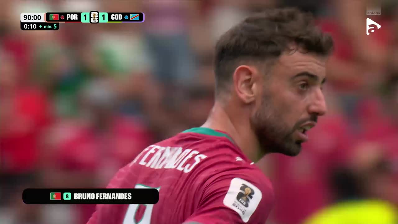 Șut de la distanță al lui Bruno Fernandes, însă mingea se duce pe lângă poartă | Portugalia - DR Congo