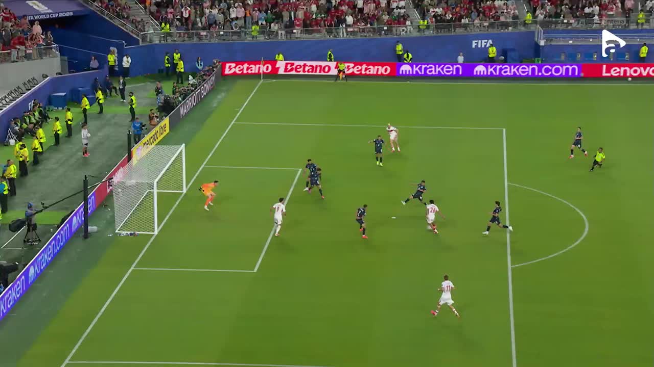 Can Uzun șutează periculos, dar portarul resping | Turcia - Paraguay