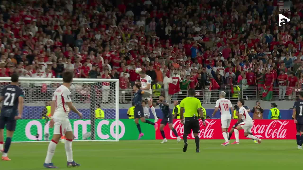 Merih Demiral este aproape de gol, însă trimite pe lângă | Turcia - Paraguay