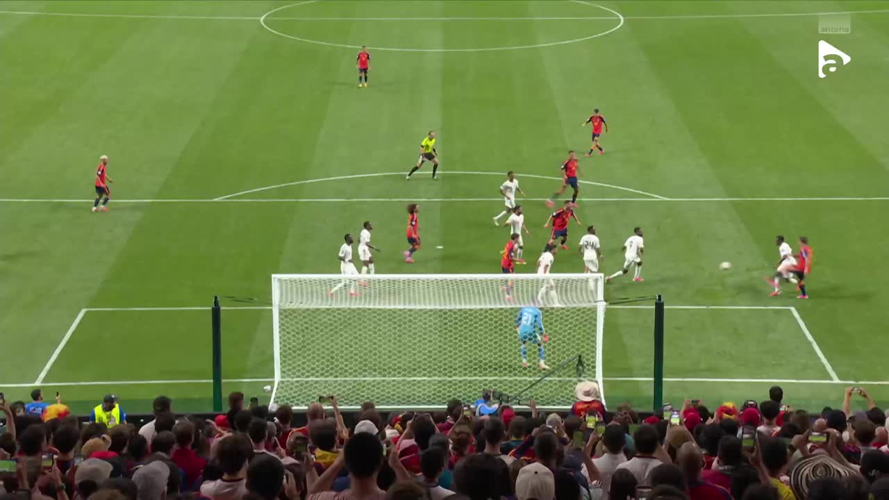Mikel Oyarzabal profită de ezitările apărării și înscrie din careu | Spania - Arabia Saudită