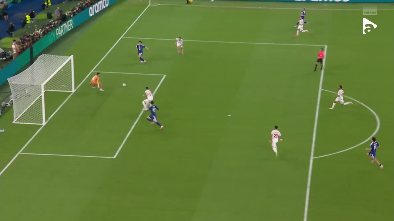 Ueda centrează în fața porții, dar Bronn salvează și deviază în corner | Tunisia - Japonia