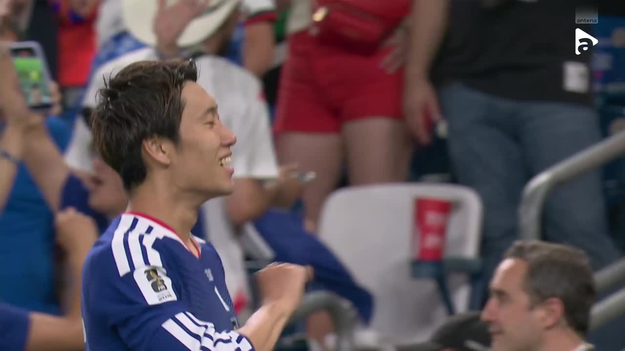 Kamada deschide scorul din fața porții, după pasa lui Nakamura | Tunisia - Japonia
