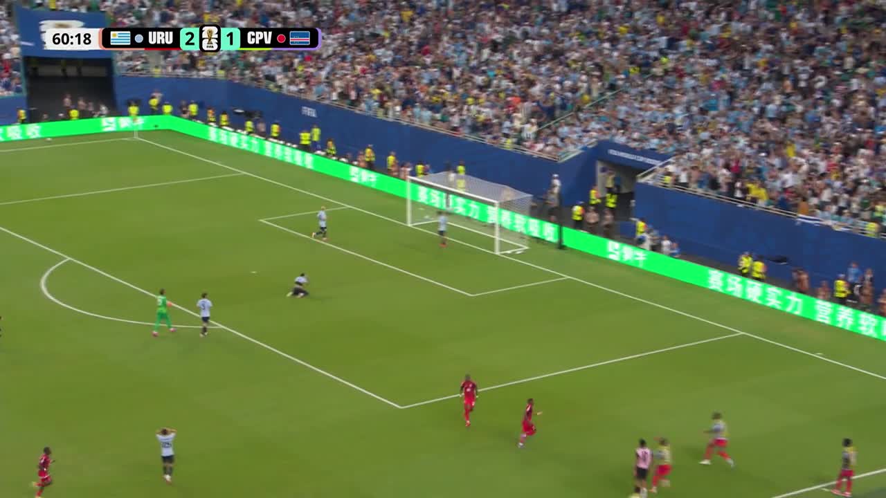 Greșeală a portarului Muslera, iar Helio Varela &icirc;nscrie (min. 61) | Uruguay - Capul Verde