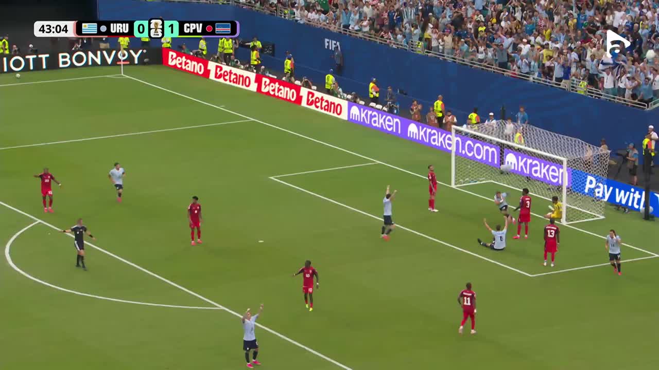 Maxi Araujo egalează scorul, profitând de balonul ricoșat din bară | Uruguay - Capul Verde