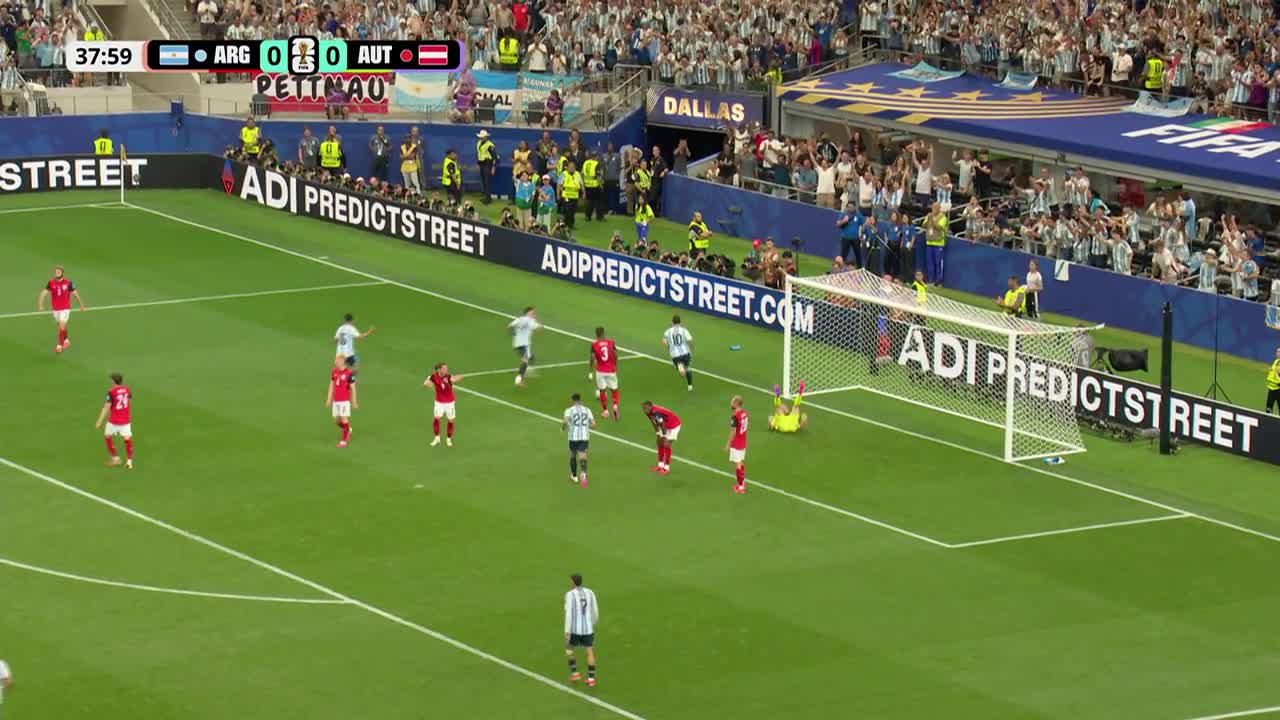 Lionel Messi deschide scorul după pasa perfectă a lui Facundo Medina (min. 38) | Argentina - Austria