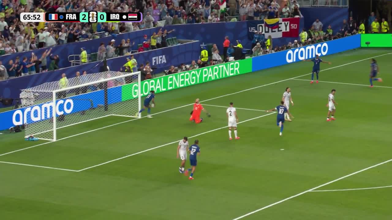 Ousmane Dembele ratează mai &icirc;nt&acirc;i, dar apoi &icirc;nscrie cu un șut &icirc;n diagonală (min. 66) | Franța - Irak