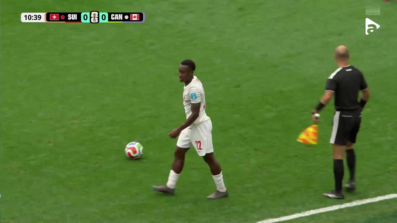 Maxime Crepeau îl oprește pe Breel Embolo, Johan Manzambi vine din spate și șutează în blocaj | Elveția - Canada