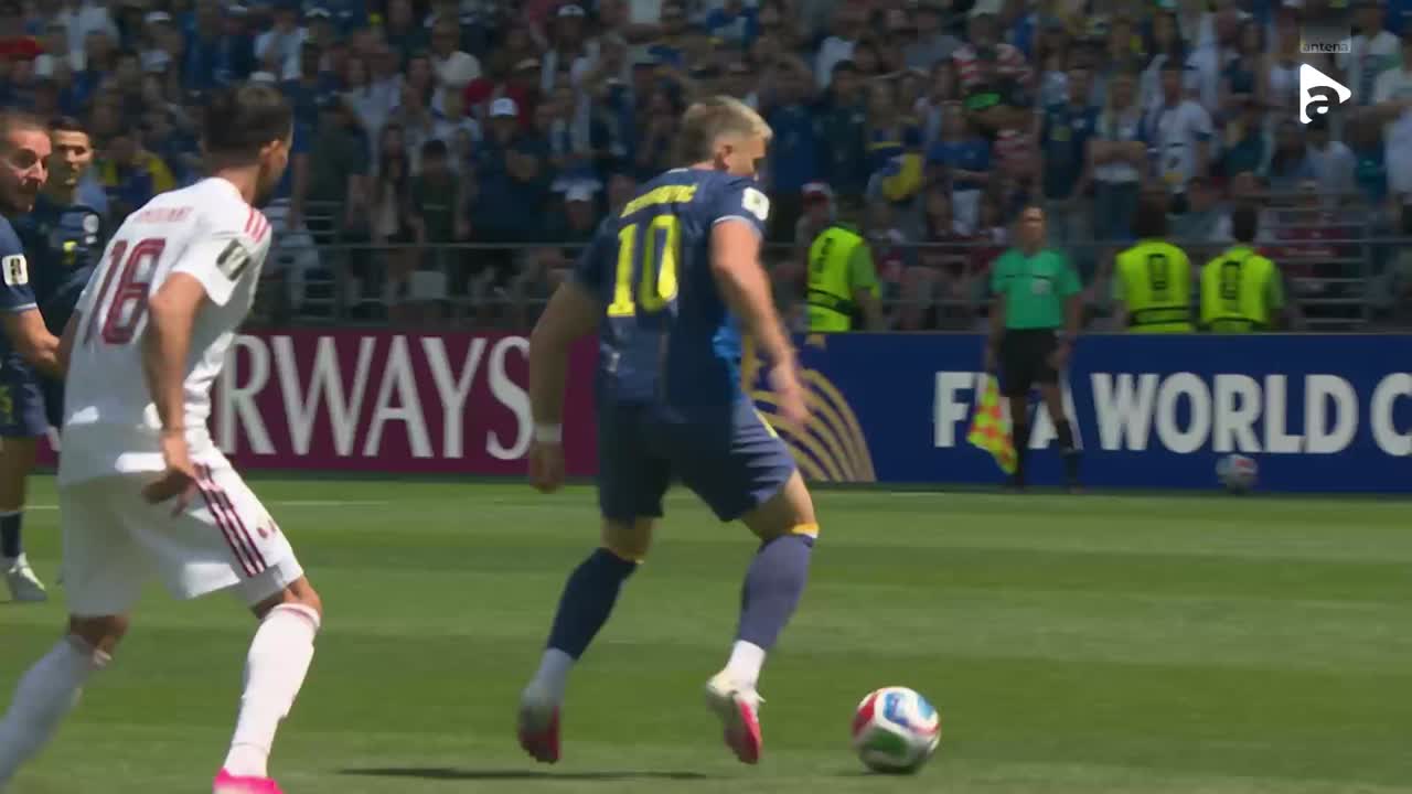 Ermedin Demirovic încearcă de la distanță, Mahmud Abunada intervine și respinge | Bosnia  - Qatar