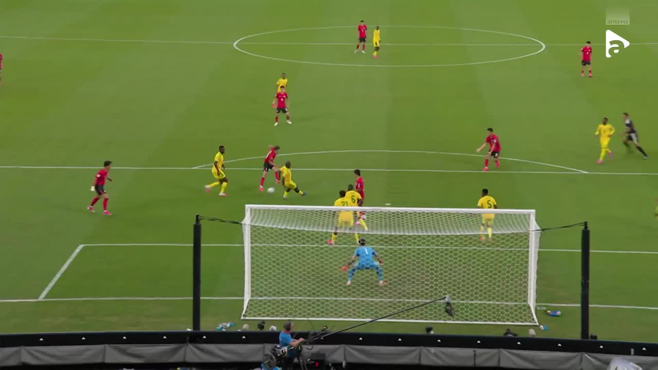 Lee Kang-In este aproape de gol, mingea trece pe lângă poartă | Africa de Sud - Coreea de Sud