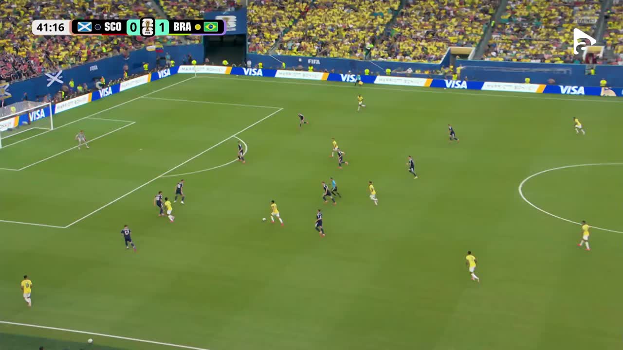 Șutul lui Cunha trece puțin pe lângă poartă | Scoția - Brazilia