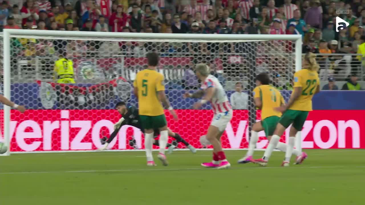 Enciso face o fază frumoasă, însă ratează șutul | Paraguay - Australia