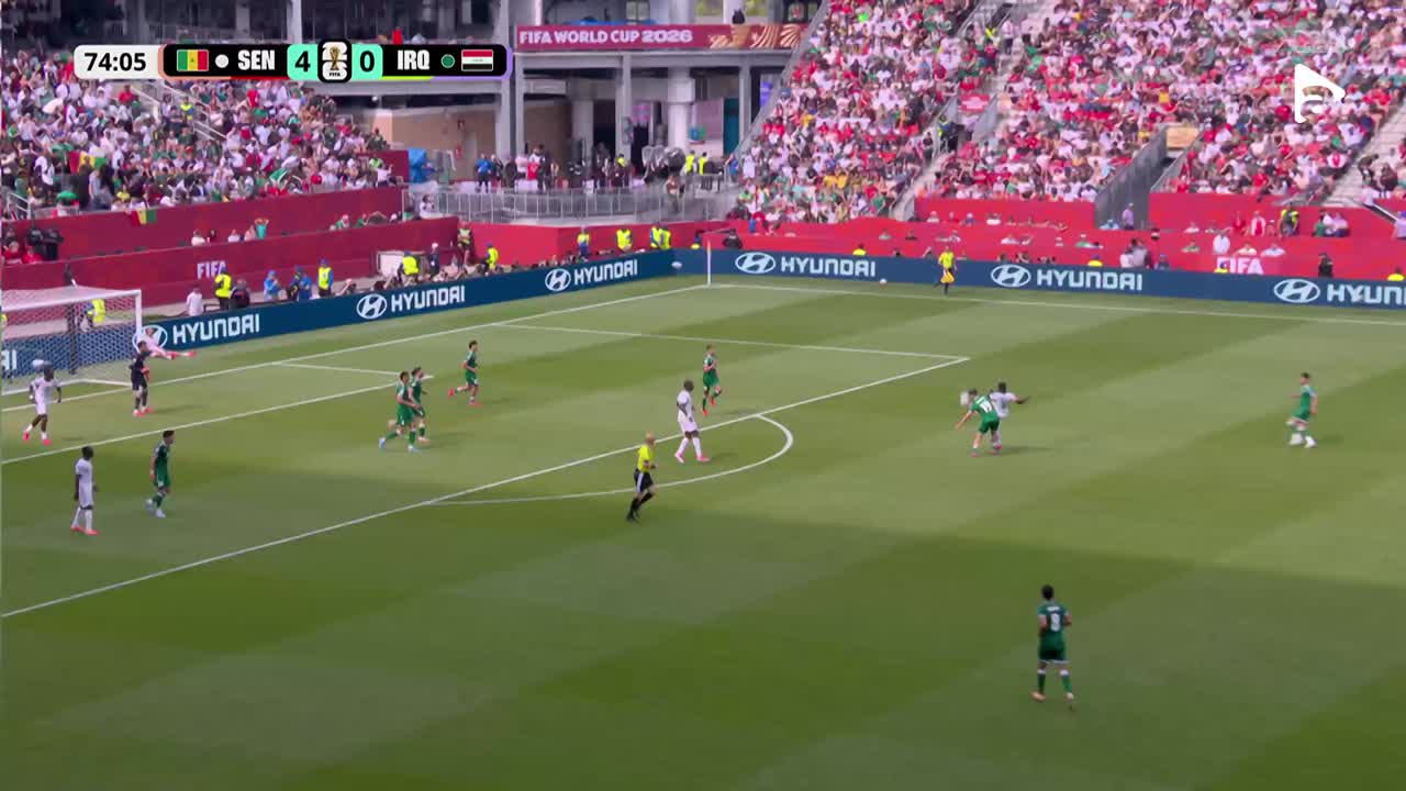 Sadio Mane este aproape de gol! Lobul său îl depășește pe portar, însă se oprește în bară | Senegal - Irak