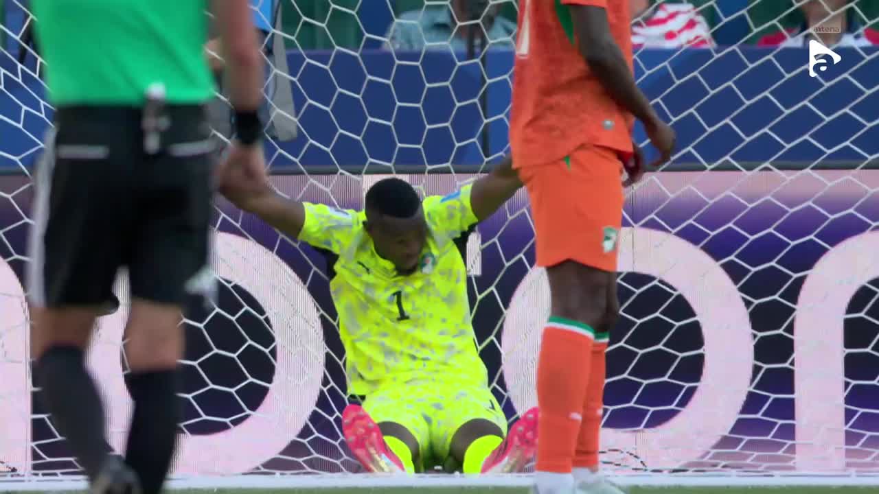 Tyrese Noslin încearcă o execuție spectaculoasă, iar Yahia Fofana este pus în dificultate | Curacao - Coasta de Fildeș