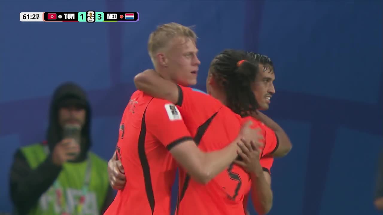 Van Hecke a &icirc;nscris cu capul &icirc;n urma unui corner (min. 62)| Tunisia - Olanda