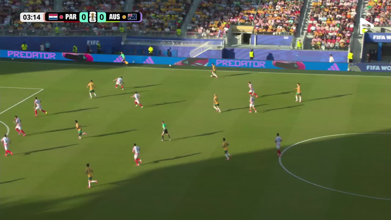 Irvine șutează sub bară, dar Gill respinge în corner | Paraguay - Australia