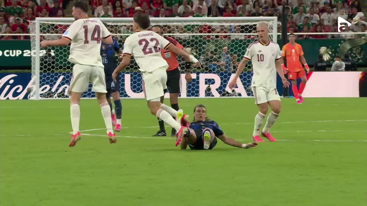 Cartonaș roșu Uruguay! Agustín Canobbio este eliminat după un fault dur la mijlocul terenului | Uruguay - Spania