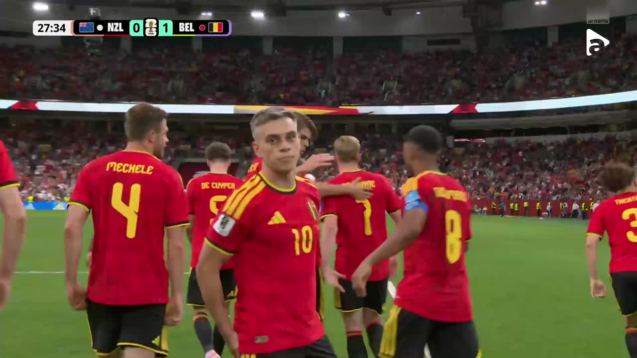 Leandro Trossard deschide scorul cu un șut din apropierea porții, după un corner | Noua Zeelandă - Belgia