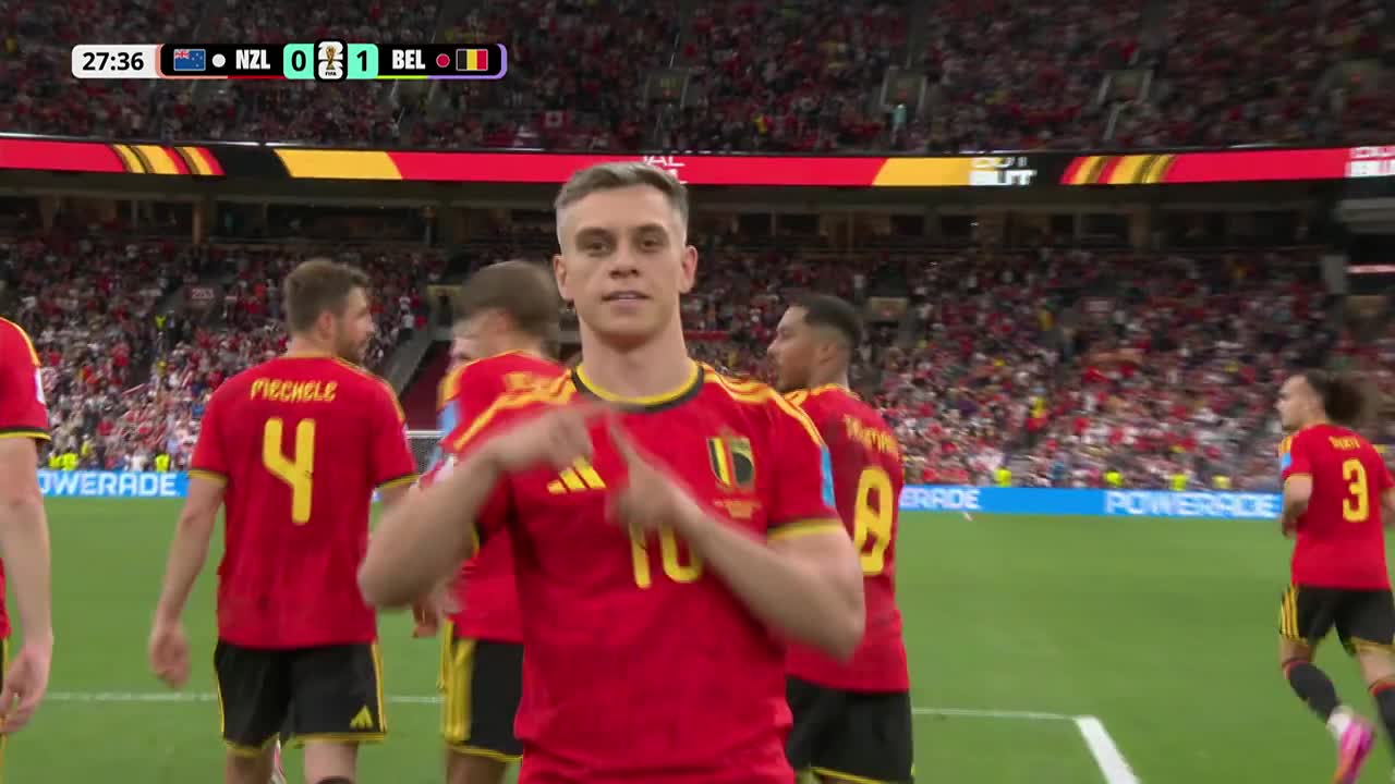 Leandro Trossard deschide scorul cu un șut din apropierea porții, după un corner (min. 28) | Noua Zeelandă - Belgia