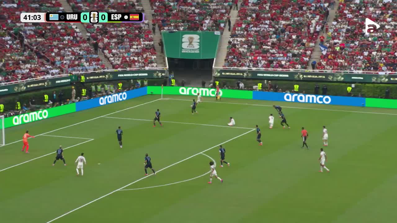 GOOOL Spania! Alex Baena înscrie de la distanță, după o eroare uriașă a lui Muslera | Uruguay - Spania