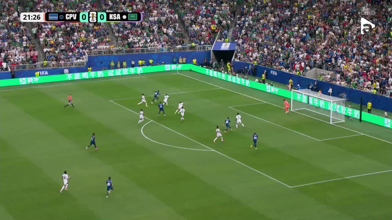 Ruben Semedo șutează, dar portarul Arabiei Saudite respinge în corner | Capul Verde - Arabia Saudită