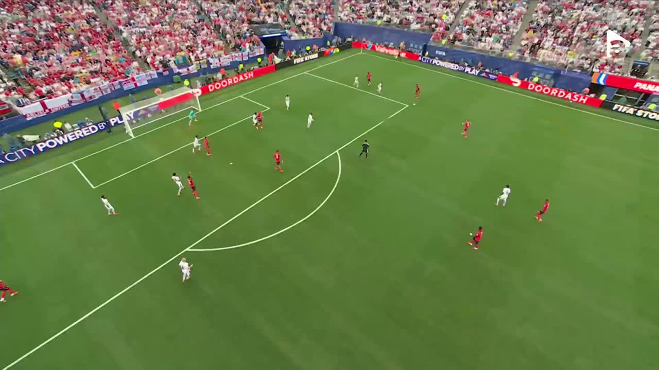 Ocazie uriașă pentru Anglia! Marcus Rashford reia cu capul din interiorul careului, dar mingea trece puțin peste transversală | Panama - Anglia