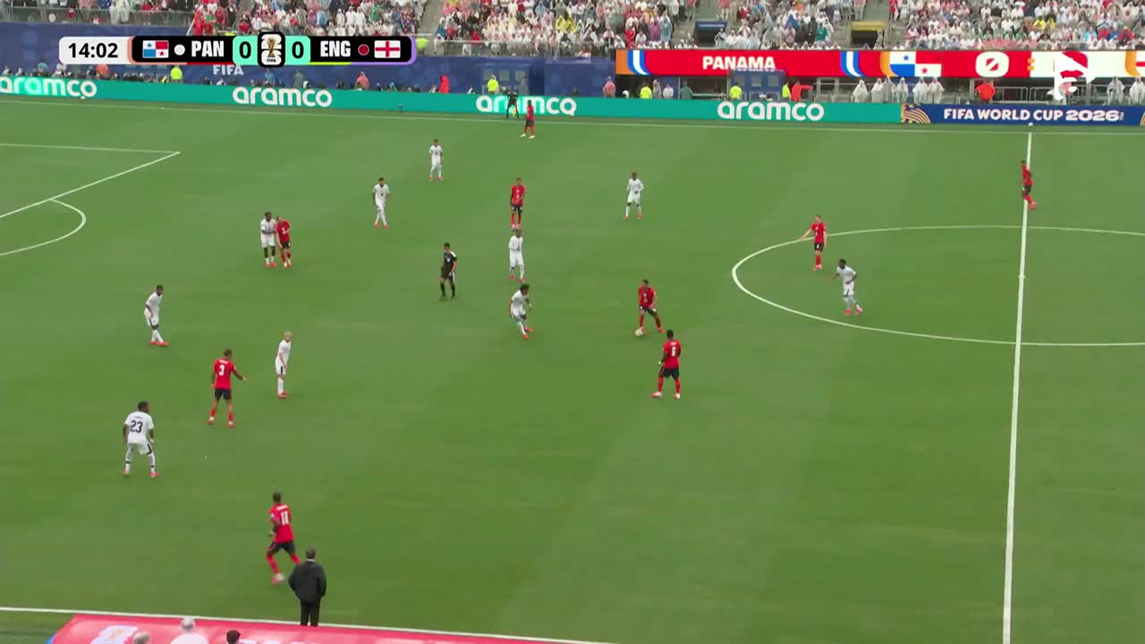 Bukayo Saka pătrunde în careu și șutează la colțul scurt, darOrlando Mosquera reține balonul | Panama - Anglia