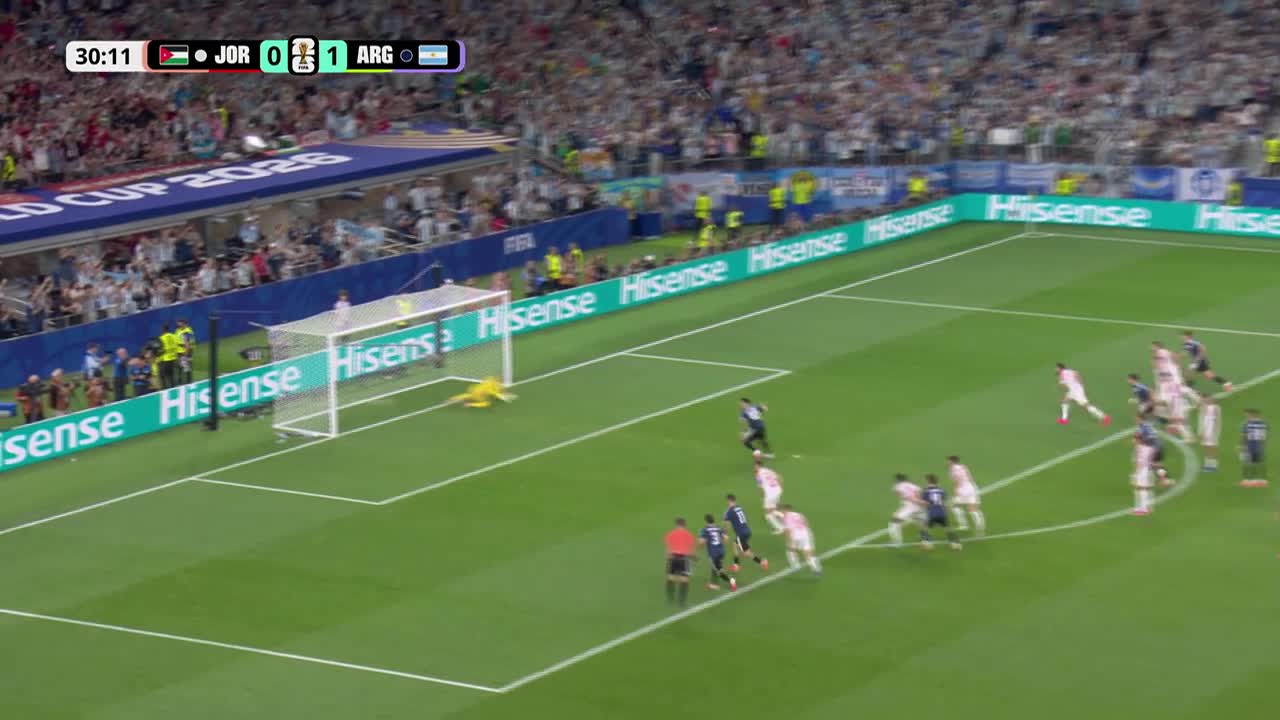 GOL Argentina! Lautaro Mart&iacute;nez transformă penalty-ul acordat de Istv&aacute;n Kov&aacute;cs după consultarea VAR (min. 31) | Iordania - Argentina