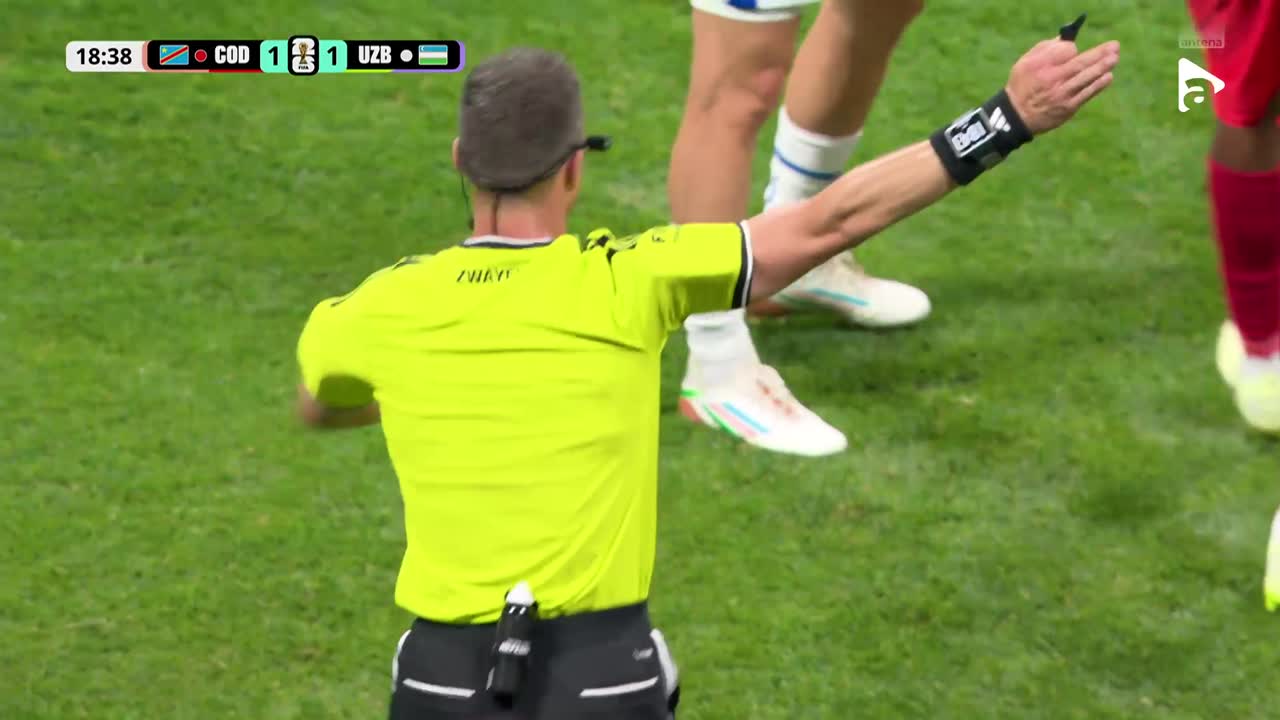 Nathanael Mbuku marchează spectaculos, însă golul nu este validat! | RD Congo - Uzbekistan