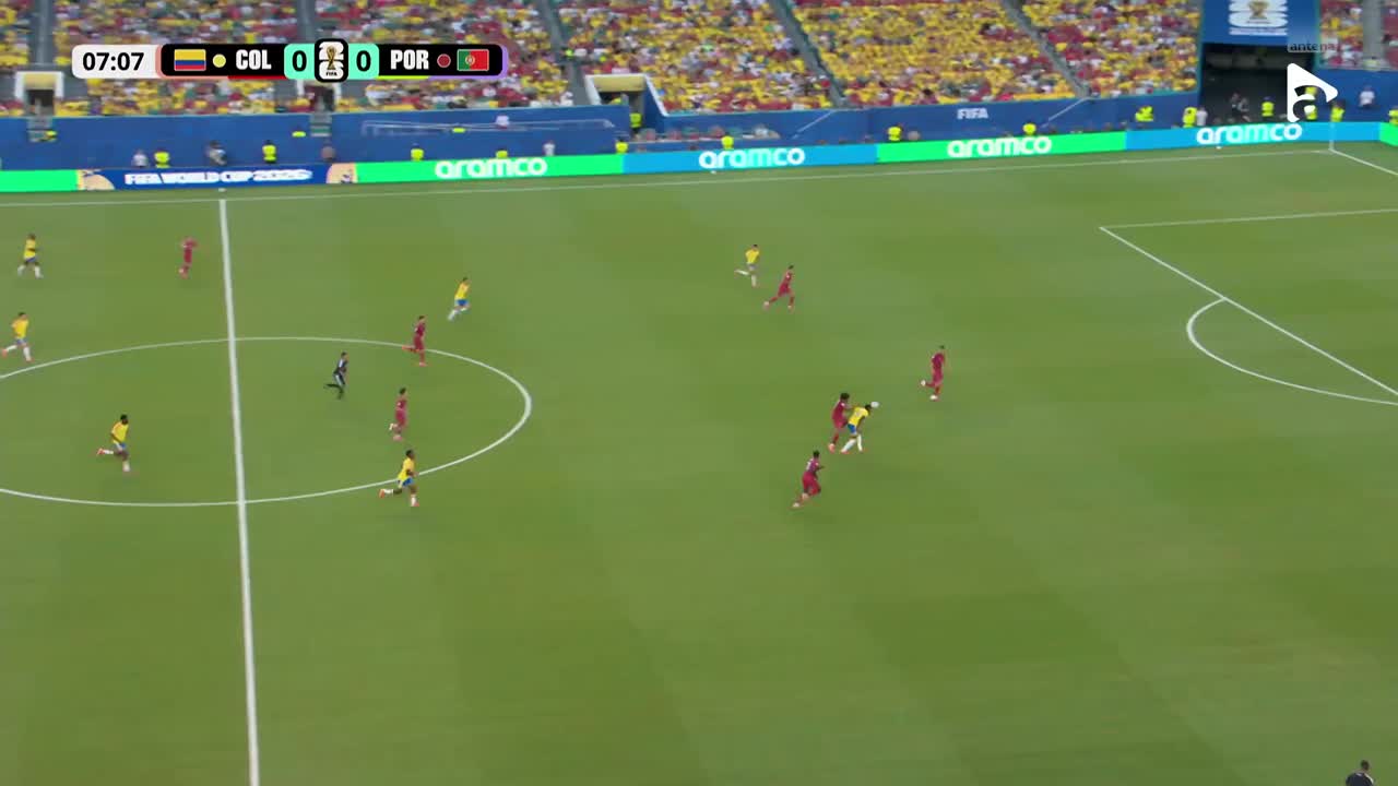 Columbia, aproape de gol! James Rodríguez șutează, însă execuția sa ratează mult ținta | Columbia - Portugalia