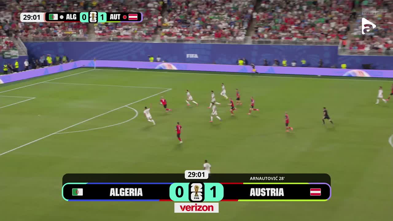 Marko Arnautović ratează dintr-o poziție excelentă, însă faza este oprită pentru offside | Algeria - Austria